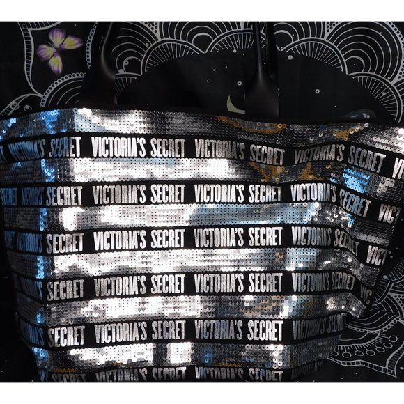 Victoria's Secret Black And Silver Sequin Tote With Wristlet - Picture 6 of 8